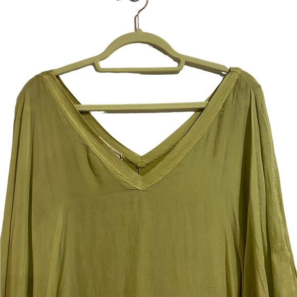 Sosia Green Flowy Tunic Sz One Size NWT - Picture 3 of 12